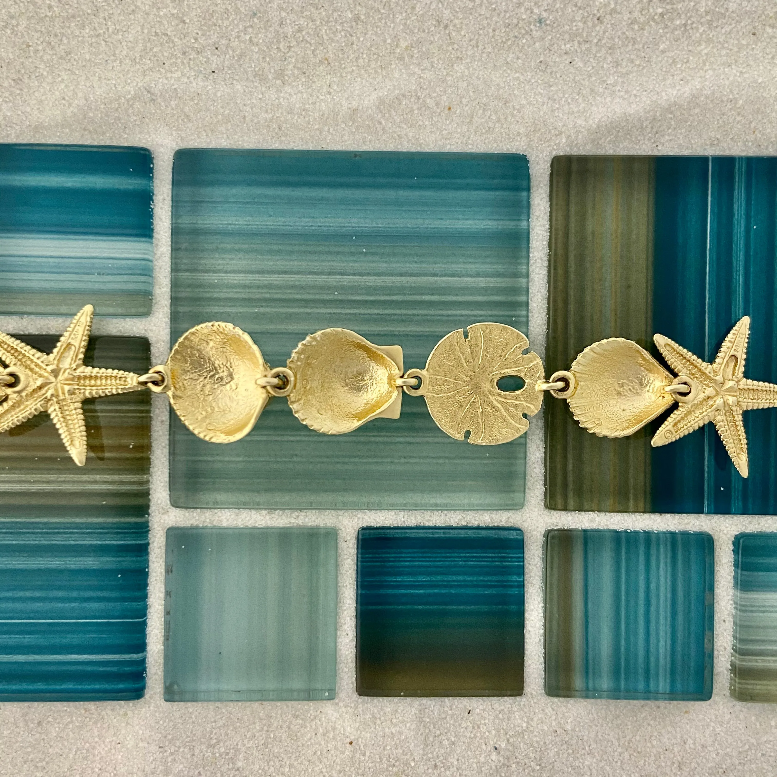 14k Yellow Gold Shell, Scallop, Starfish and Sand Dollar Bracelet 7 1/4”