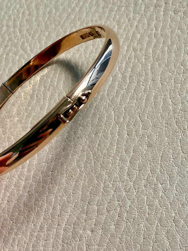 1961 Signed Swedish Vintage SOLID 18k gold hinged bangle 25.1g - 7.25 inch oval interior