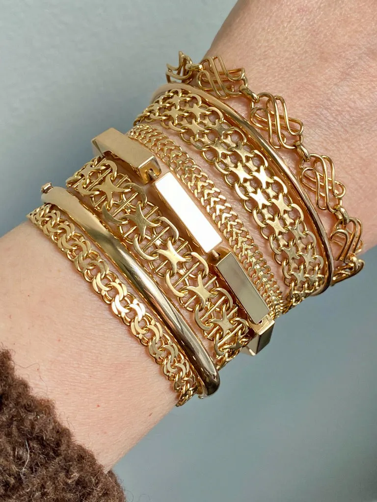 1961 Signed Swedish Vintage SOLID 18k gold hinged bangle 25.1g - 7.25 inch oval interior
