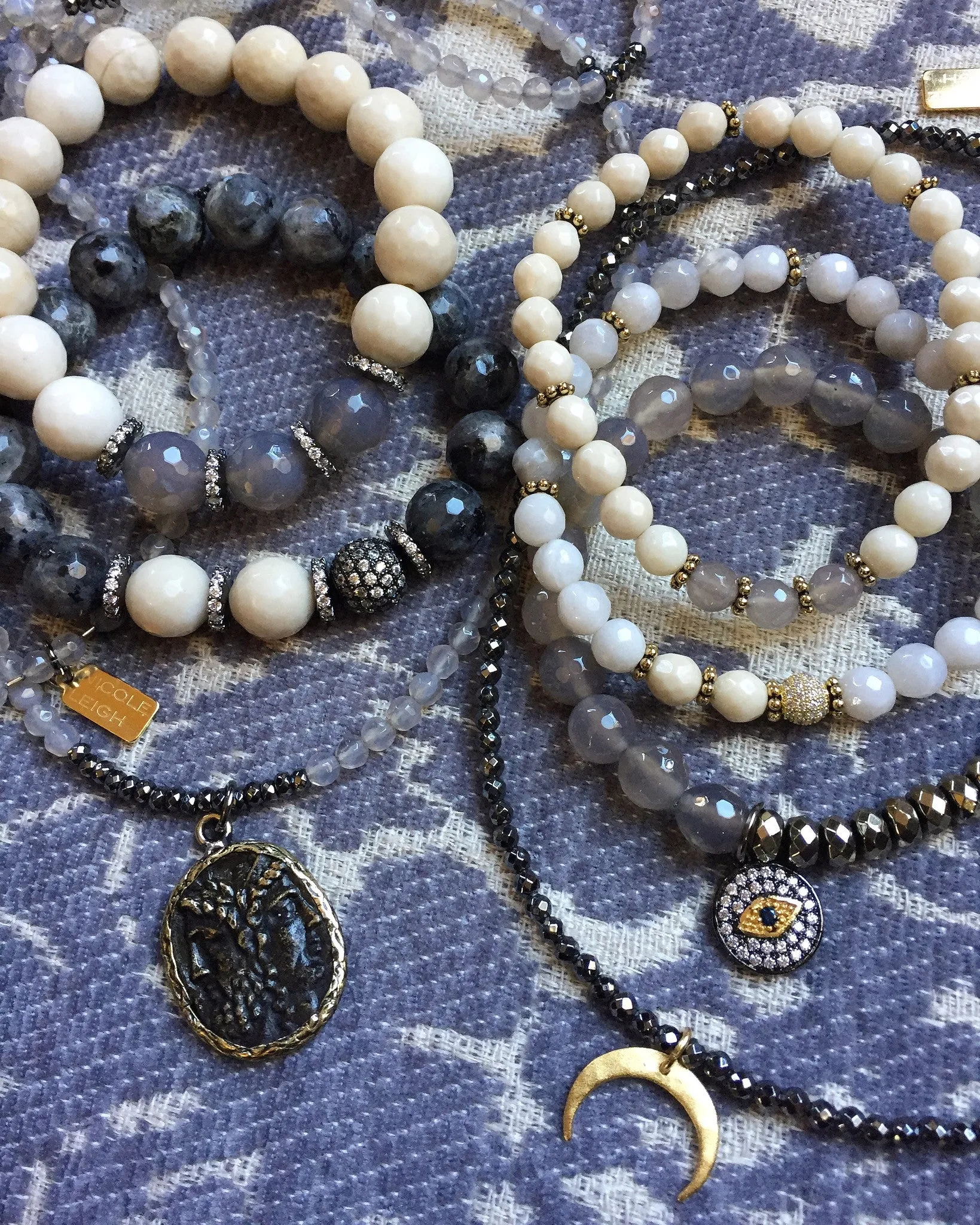 BELLE gray agate