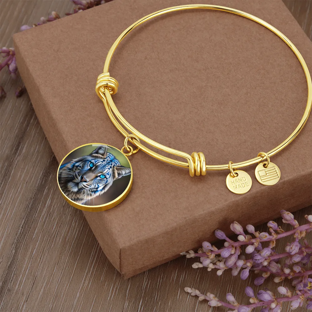 Blue Eyed Wildcat Round Graphic Luxury Bracelet
