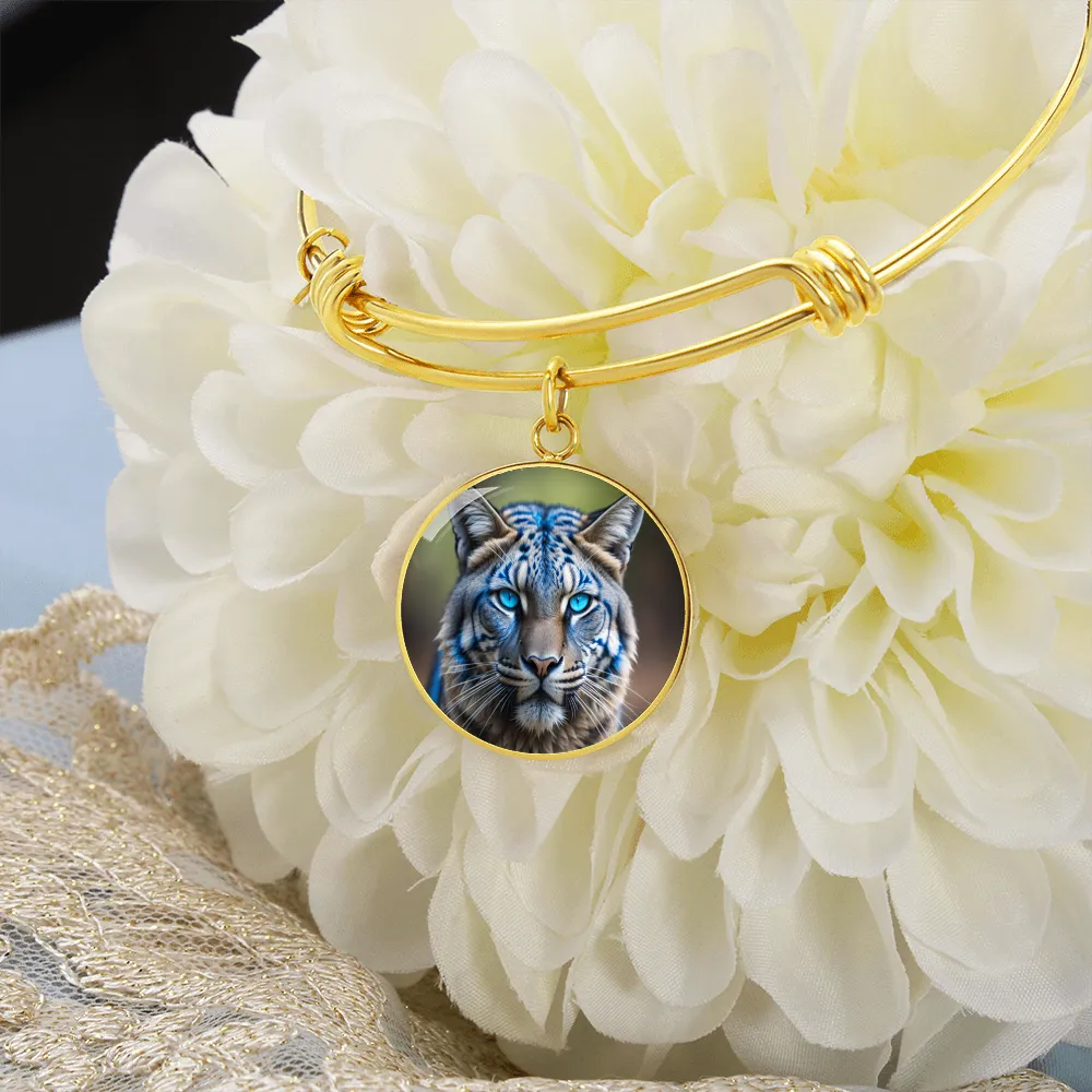 Blue Eyed Wildcat Round Graphic Luxury Bracelet
