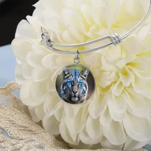 Blue Eyed Wildcat Round Graphic Luxury Bracelet