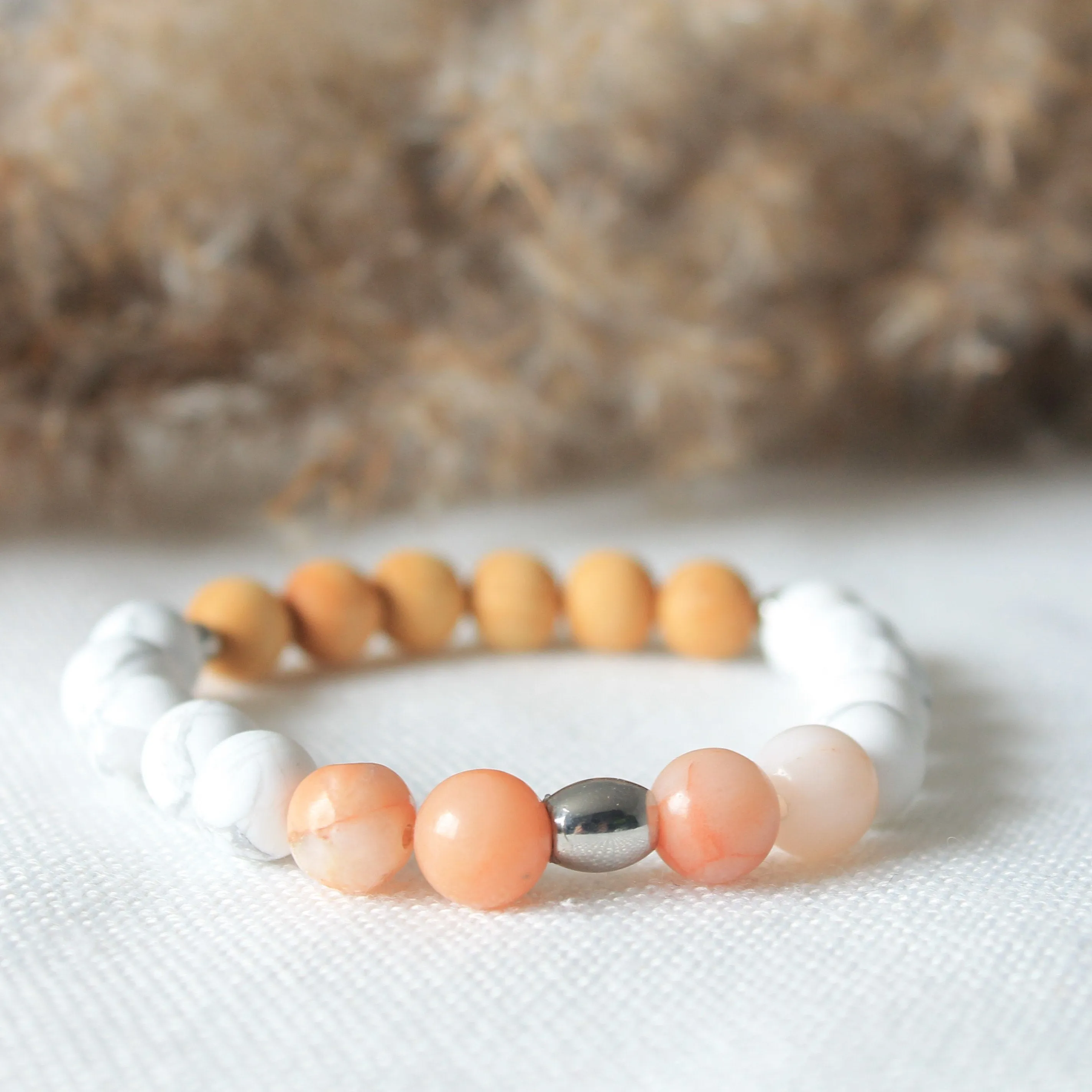 Bracelet diffuseur d'huiles essentielles pour femmes en pierres naturelles 8mm d'howlite et aventurine, billes de cèdre et inox