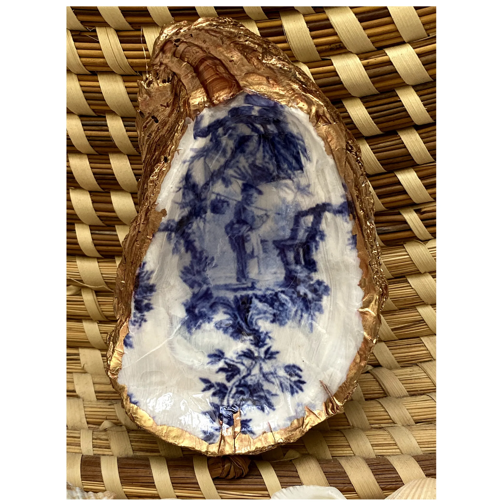 Chinoiserie Chinese Fisherman Jewelry Oyster Shell Art Dish