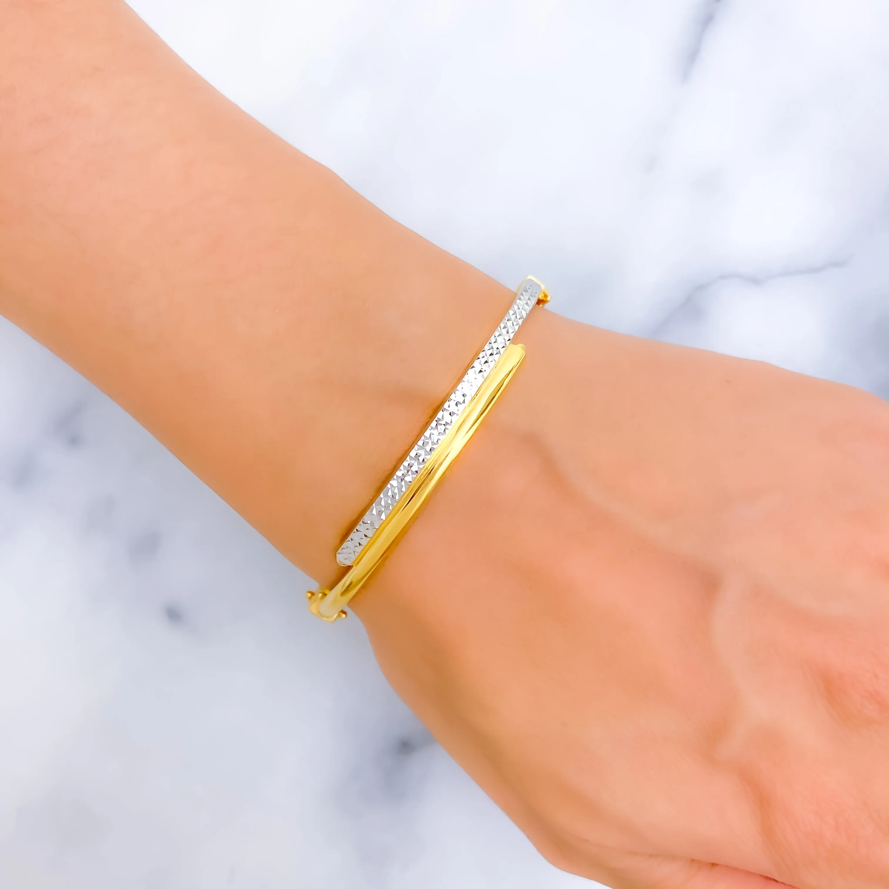 Exquisite Charming 22k Gold Bangle Bracelet