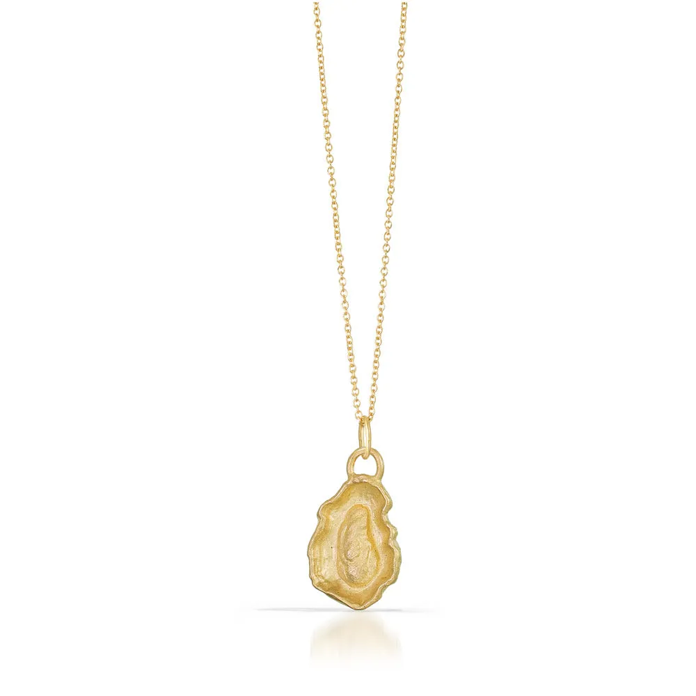 Oyster Charm in Gold