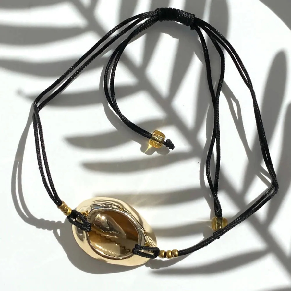 Soledad Cowrie Braclelet