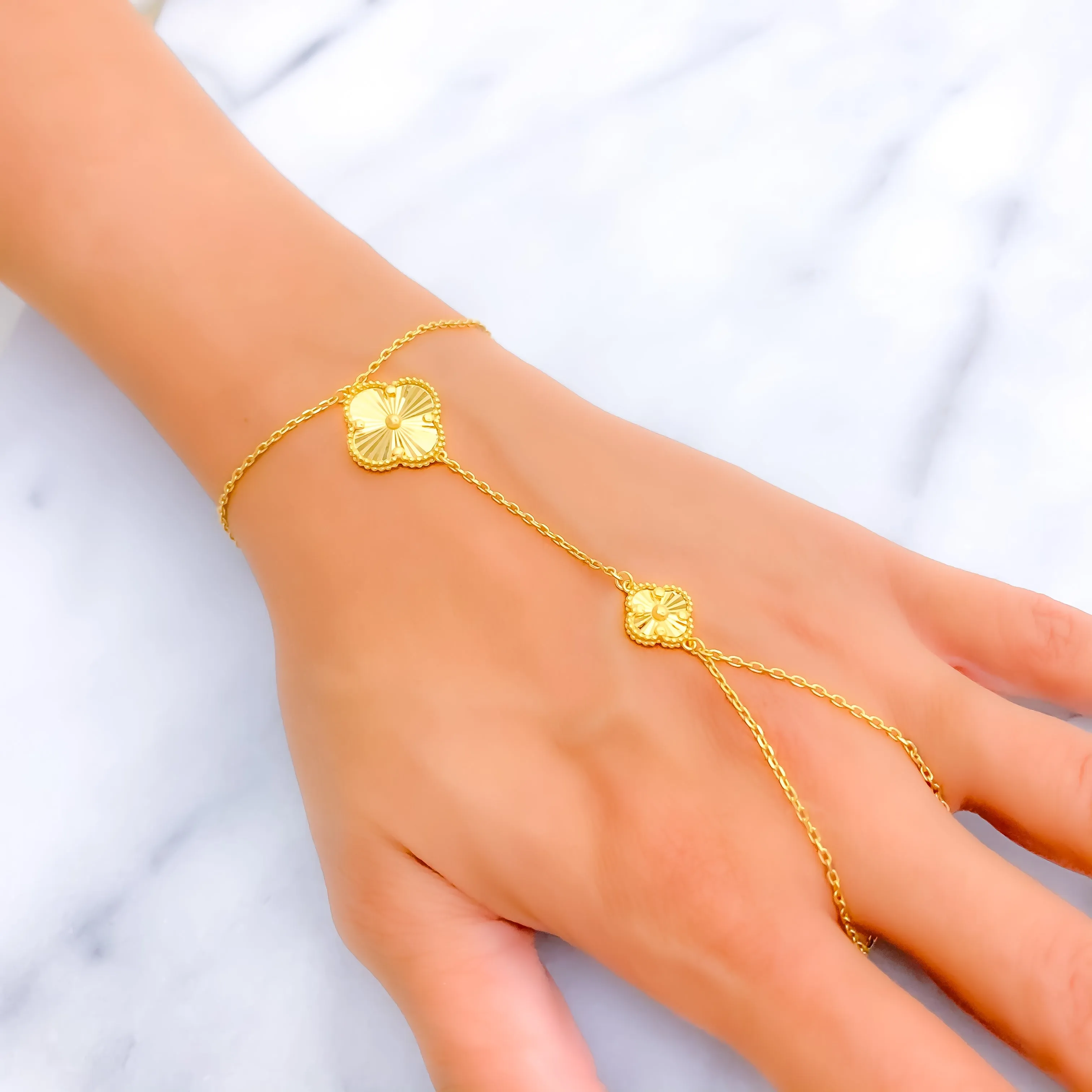 Trendy Dynamic 21k Gold Finger Bracelet