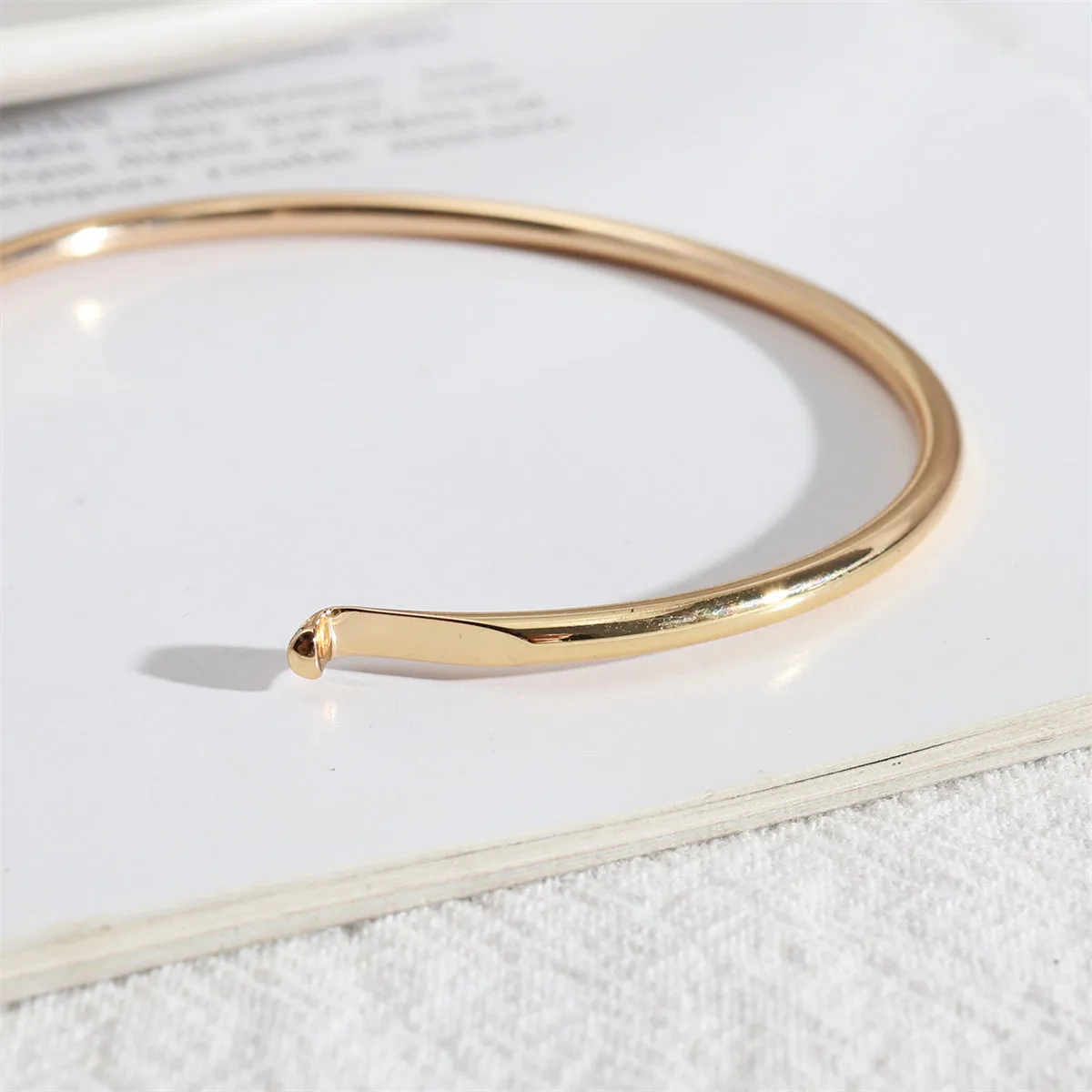 White Shell & 18K Gold-Plated Heart Charm Bangle